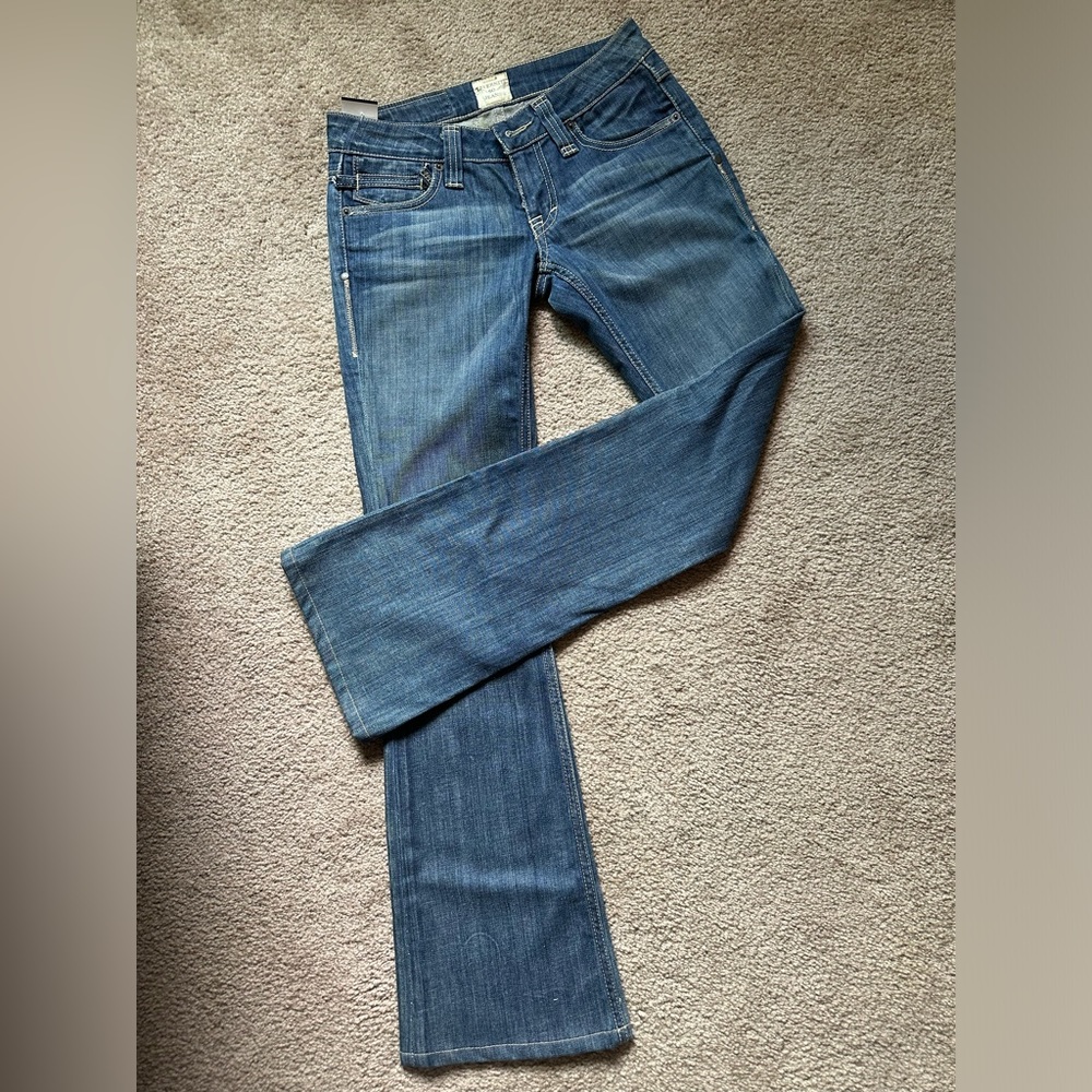 Jimmy Taverniti So - Low Rise Bootcut Jeans. Size 26